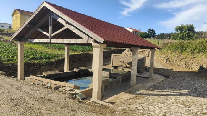 Manuten&ccedil;&atilde;o da fonte de Vilela do Douro